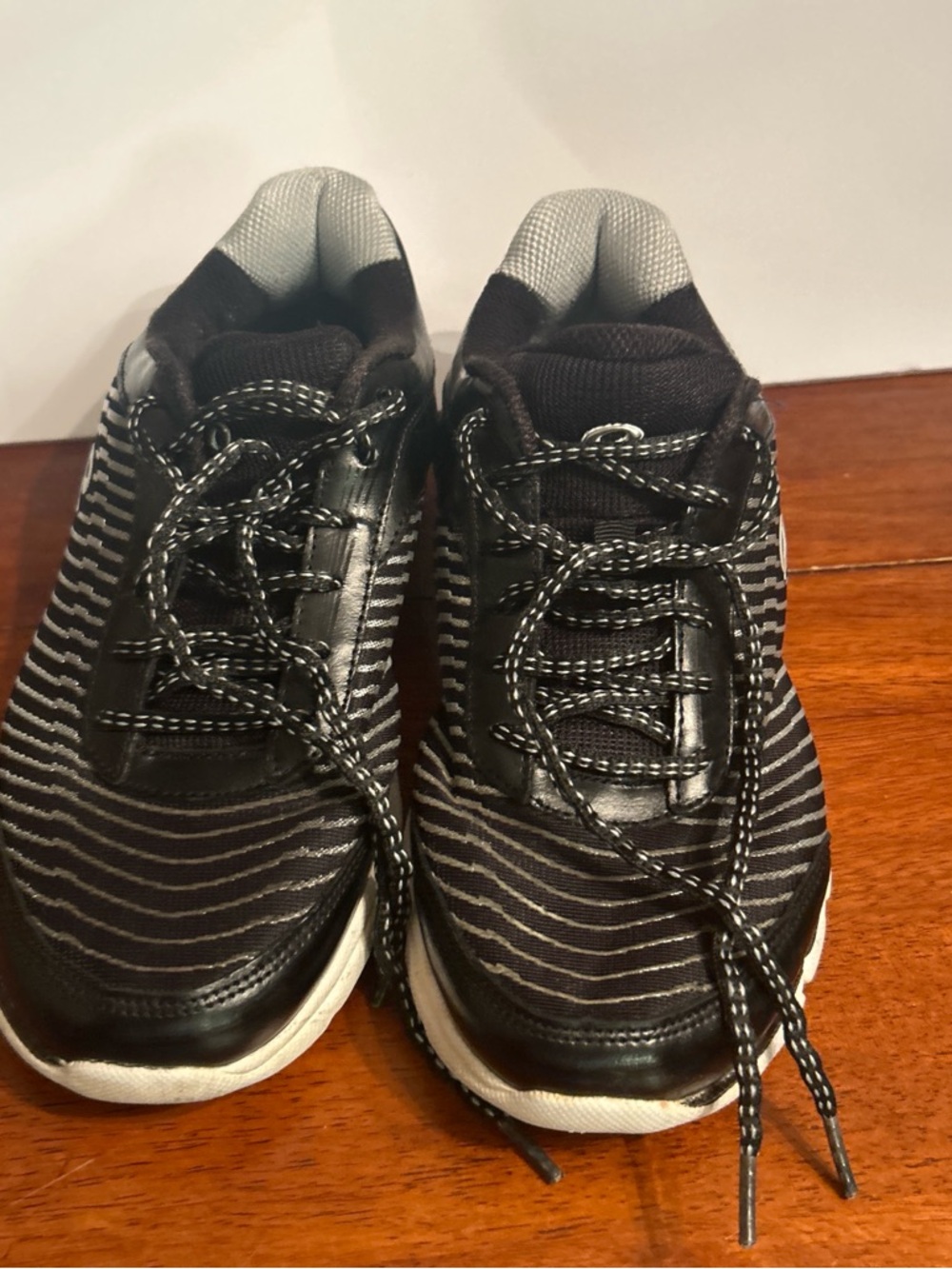 Easy Spirit Black and Gray Striped Athletic Sneakers